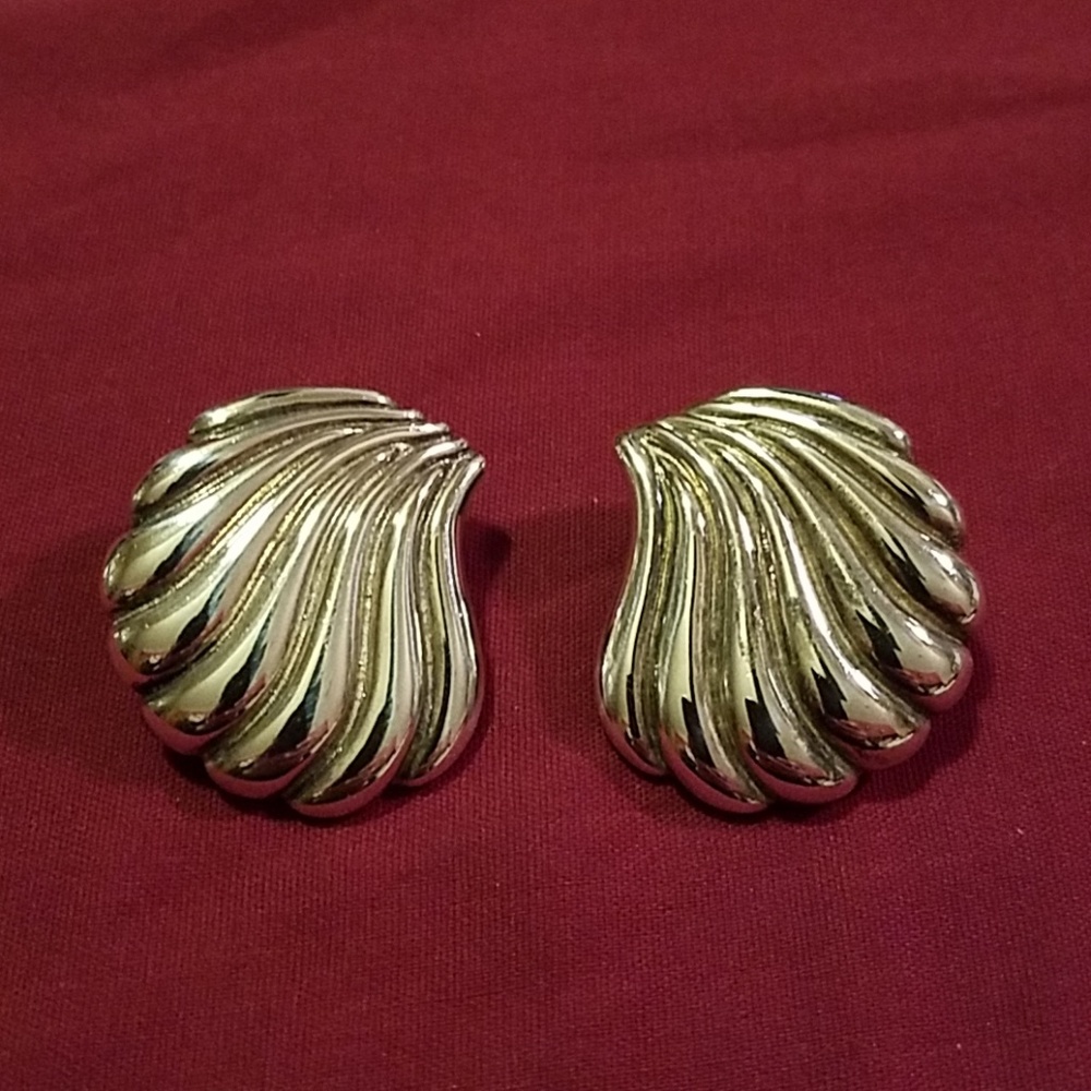 EUC- Vintage Stamped 925 Sterling Silver Clip On Earrings